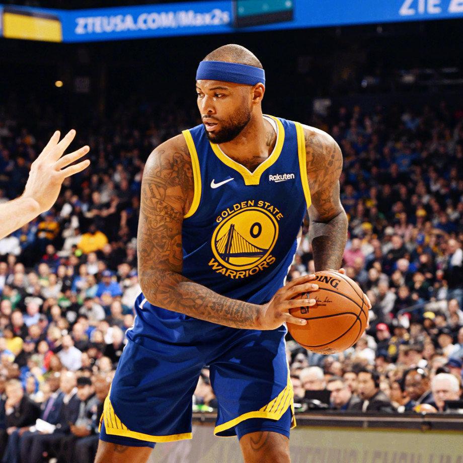 博古特在比赛中贡献关键篮板 博古特在比赛中贡献关键篮板